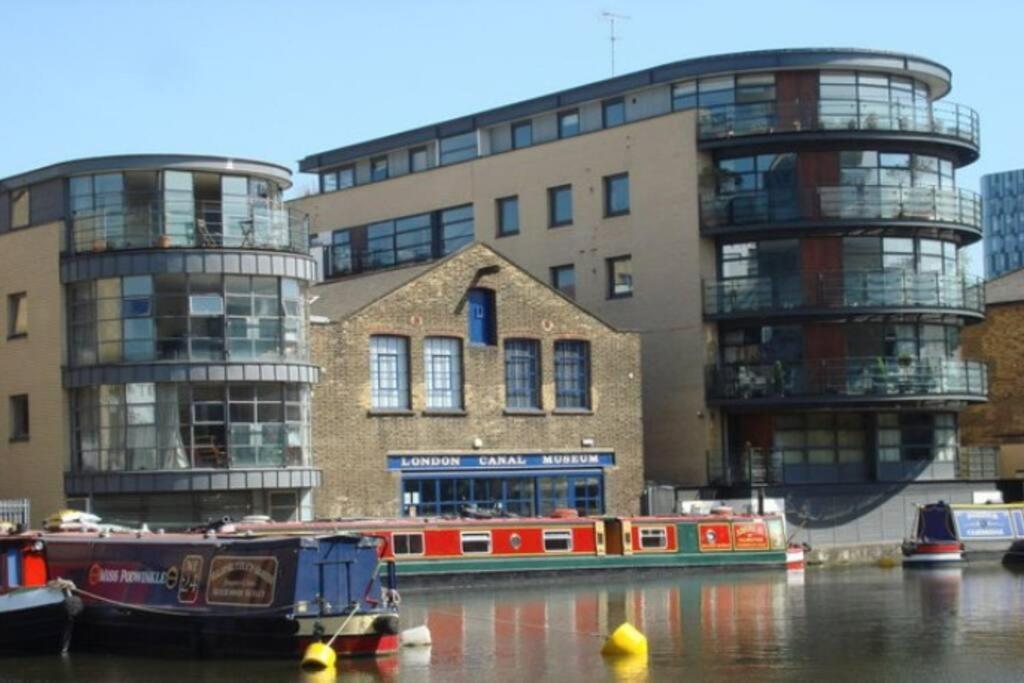 Victorian Beauty With Private Toilet And Shower Near Tube Station Apartment