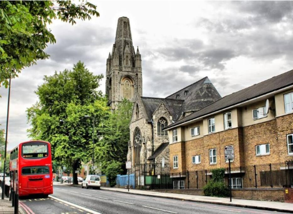 Victorian Beauty With Private Toilet And Shower Near Tube Station *