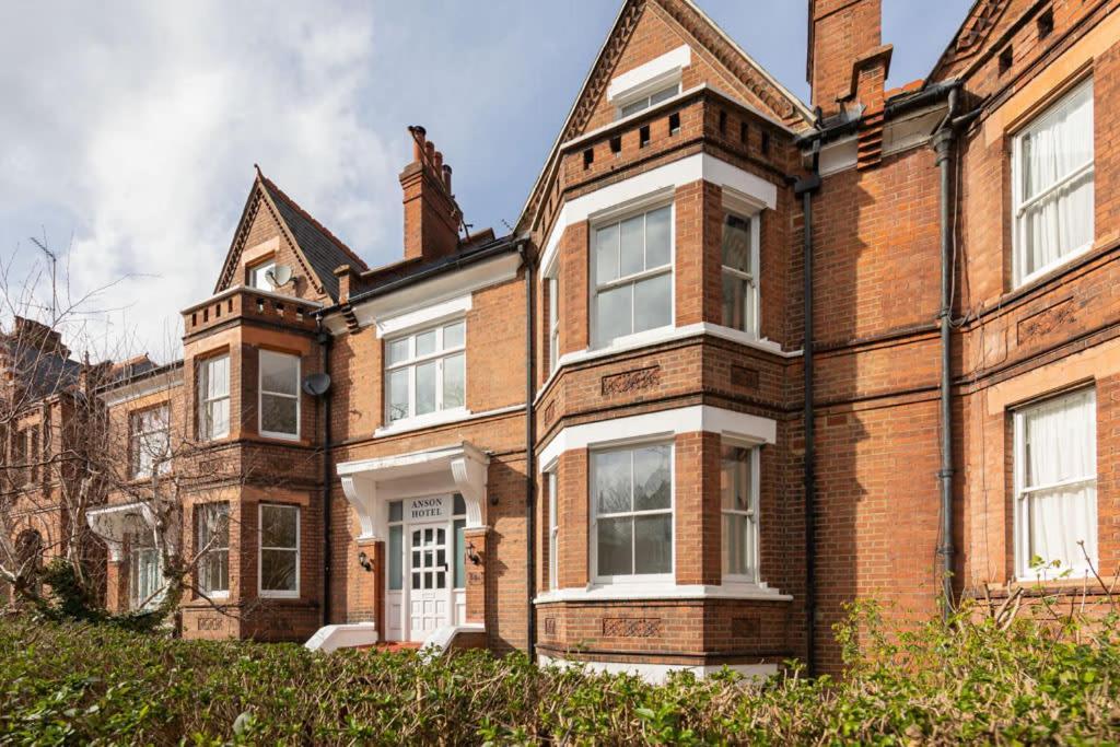Victorian Beauty With Private Toilet And Shower Near Tube Station Apartment *