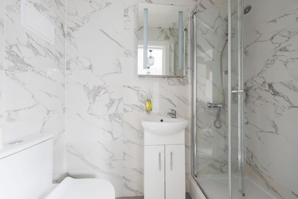 Apartment Victorian Beauty With Private Toilet And Shower Near Tube Station