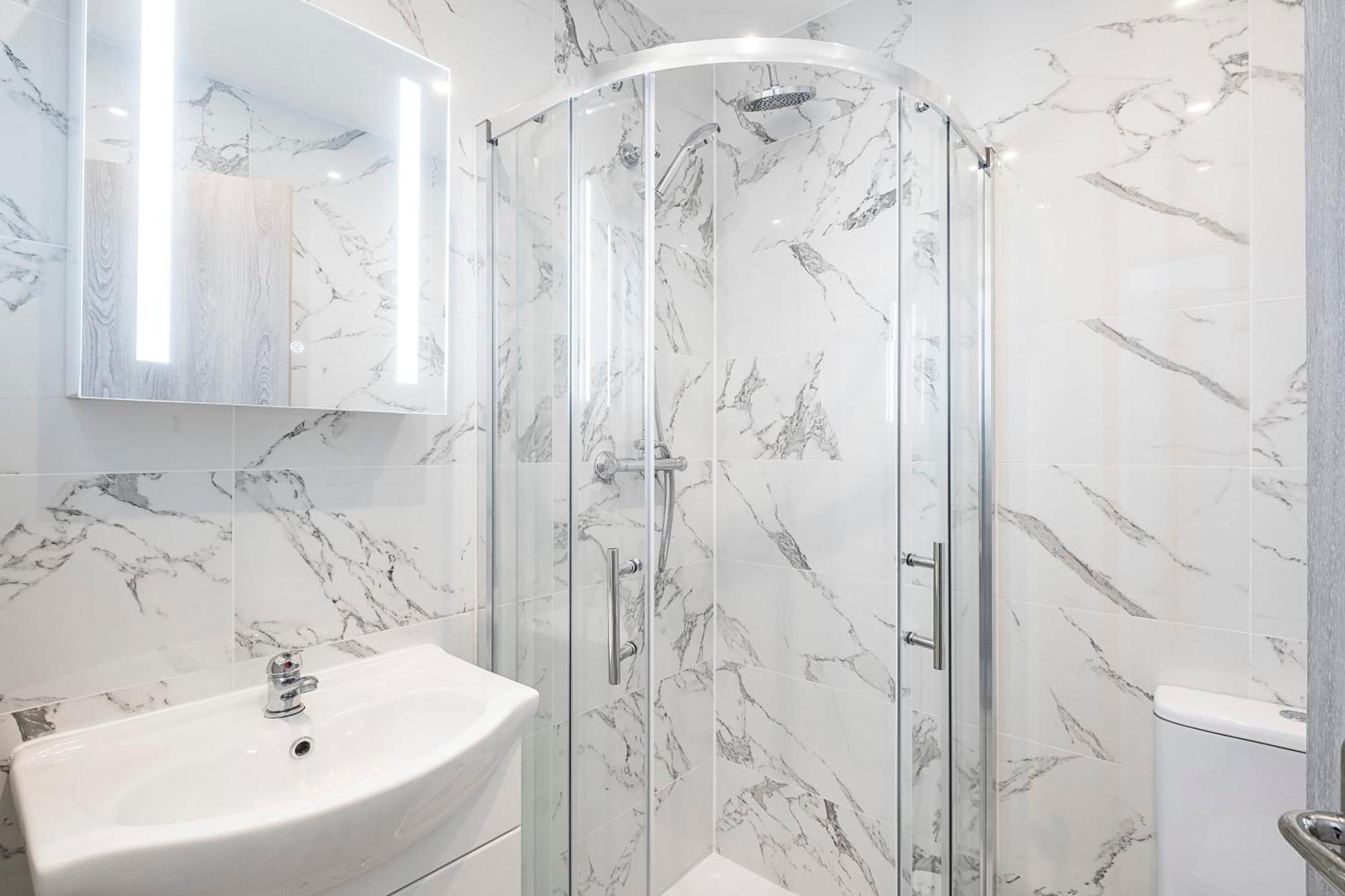 Victorian Beauty With Private Toilet And Shower Near Tube Station Apartment *