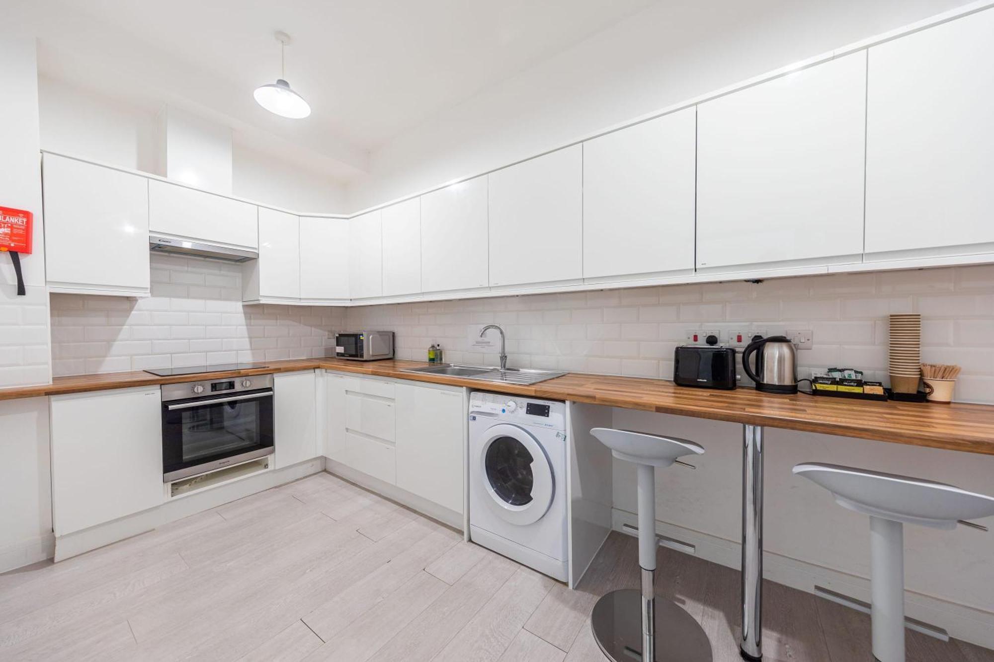 Victorian Beauty With Private Toilet And Shower Near Tube Station * London